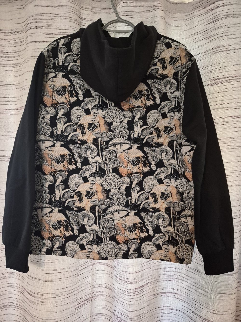 Black Skull Mushroom Tapestry Men's Hoodie Size M - Picture 3 of 7